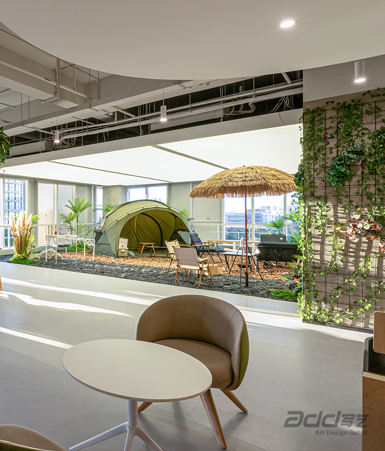 07收錢(qián)吧辦公樓裝修-五樓露營(yíng)風(fēng)辦公層.jpg